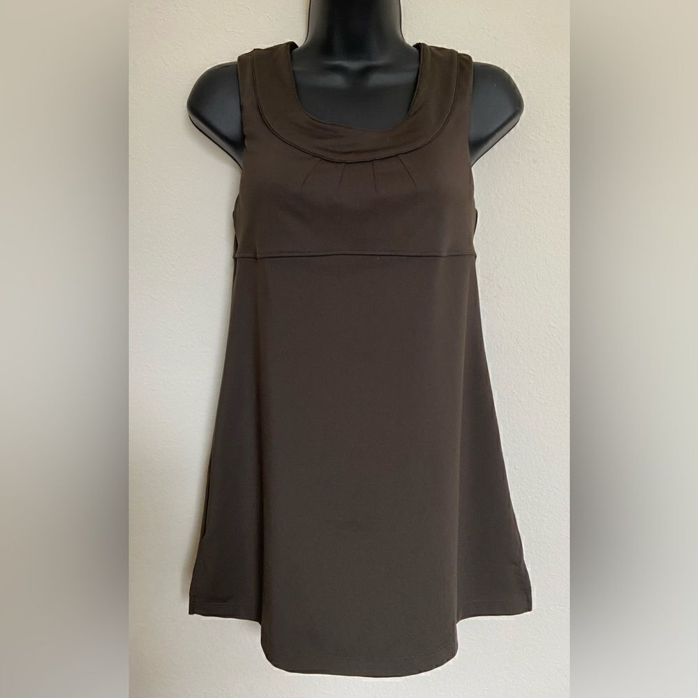 Athleta 34B Inner Strength Tank Top Build in Bra Olive Green